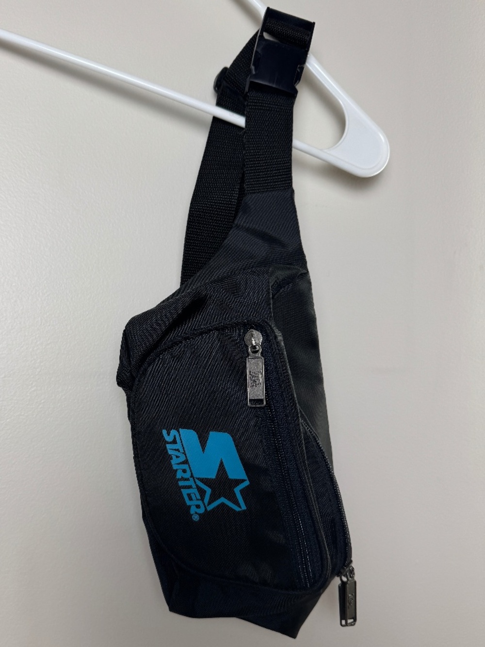 Black Starter crossbody fanny pack with blue logo!